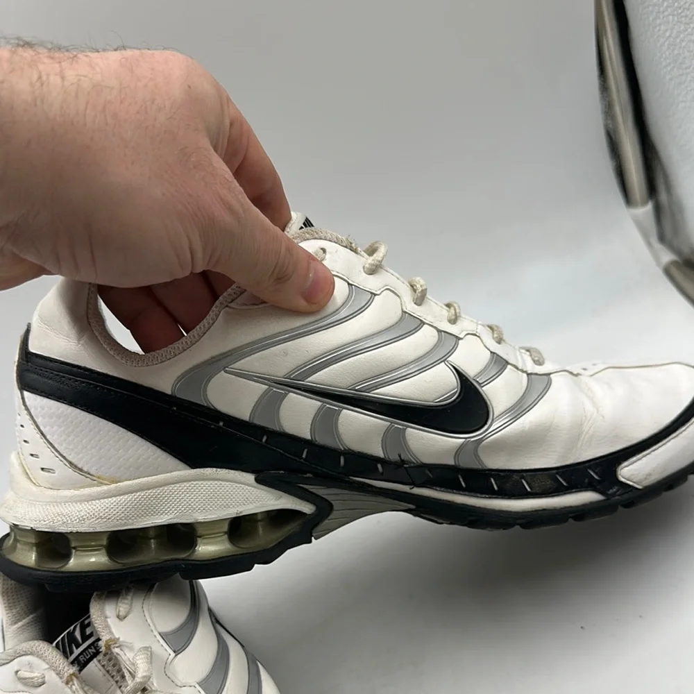 Nike Reax Run 3 Shoes Womens Size 11 White Leather Mesh Lace Up Low Top Sneakers